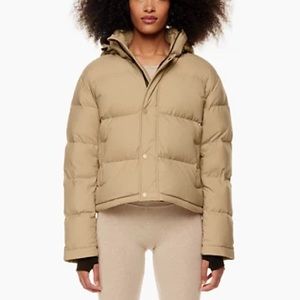 Aritzia The Super Puff Shorty